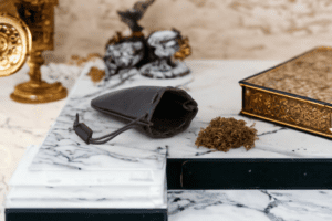 étui boîte à tabac rouler blague vintage luxueuse art deco ancienne marron cuir arthur shelby original