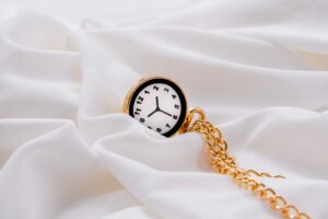 broche epingle a vetement col chemise montre or deux