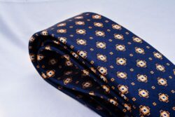 cravate homme tendance soie costume royal bleu trois