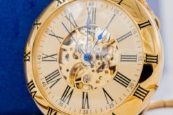 watch apparent gousset peaky luxury gold four