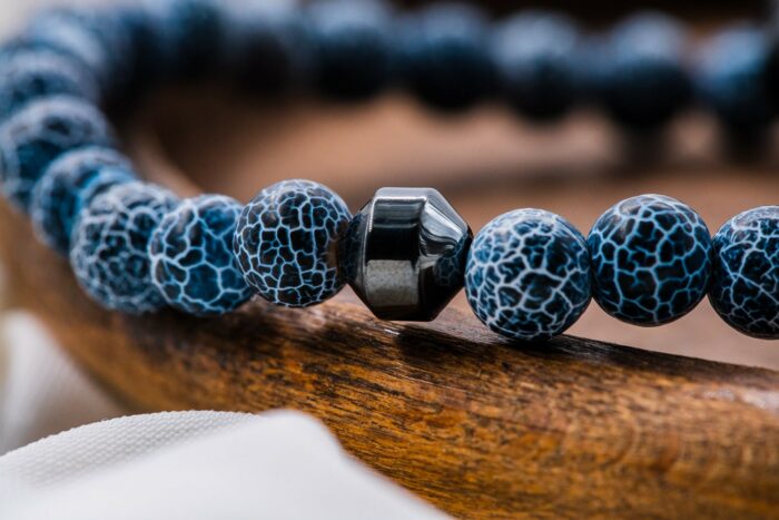 bracelet perles howlite raffiné vintage protection magnétite bleue trois
