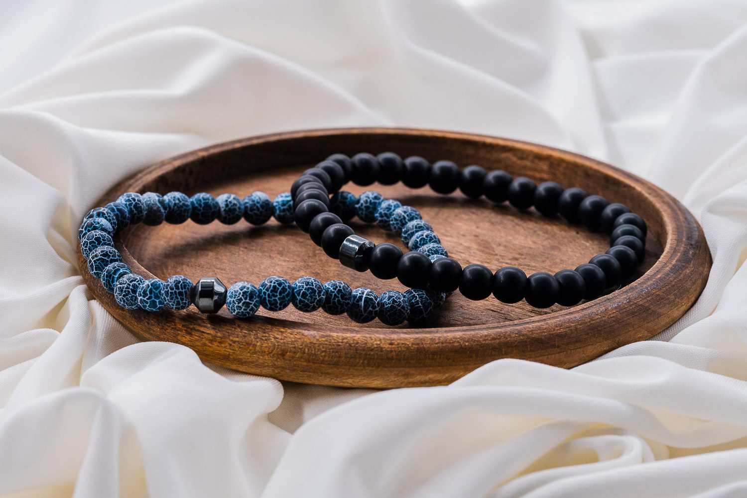 bracelet perles howlite raffiné vintage protection magnétite bleue noire un