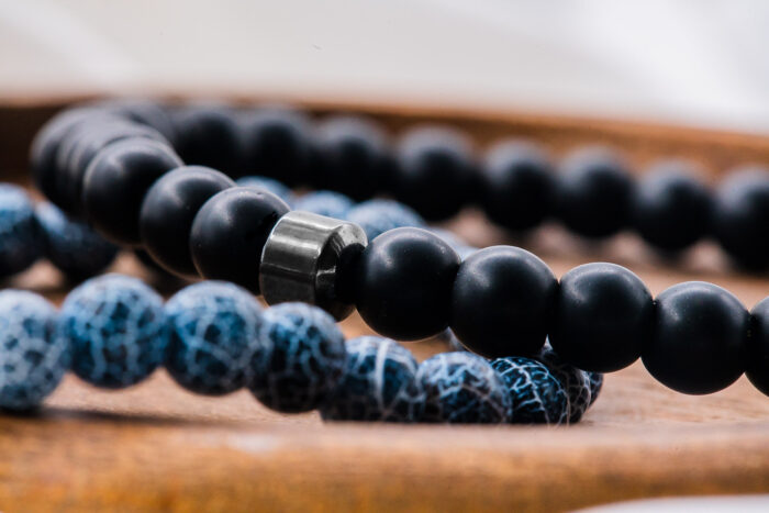 bracelet perles howlite raffiné vintage protection magnétite bleue noire deux