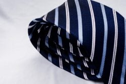 cravate homme tendance soie costume business bleu trois