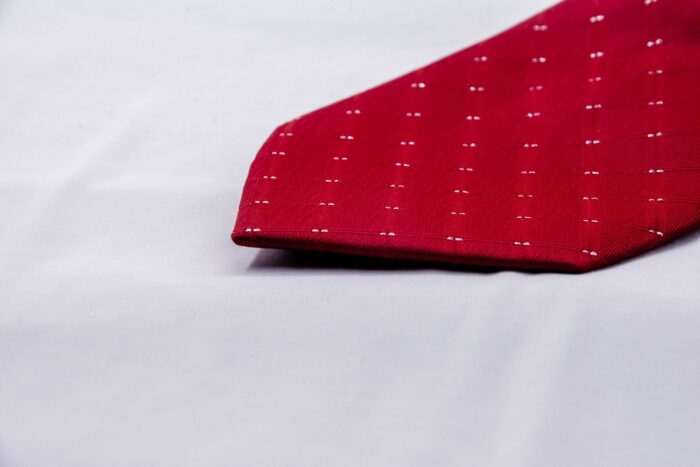 cravate originale soie homme costume rouge deux