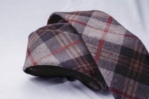 cravate originale cachemire tendance vintage gris un