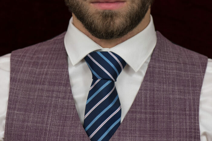 cravate homme tendance soie costume business bleu portee cou
